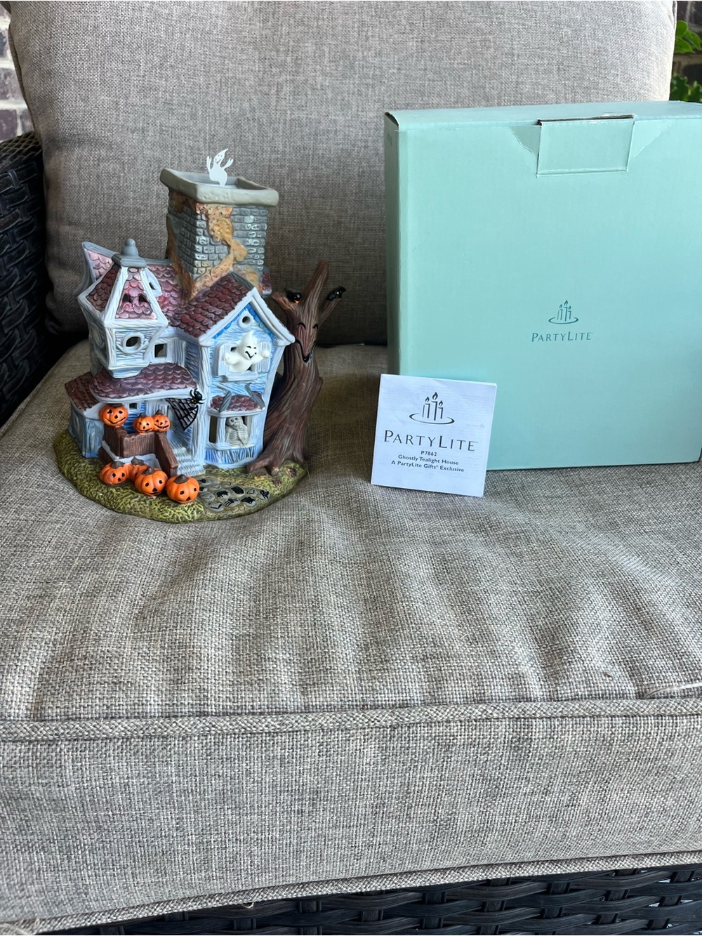 PartyLite Ghostly Tealight House